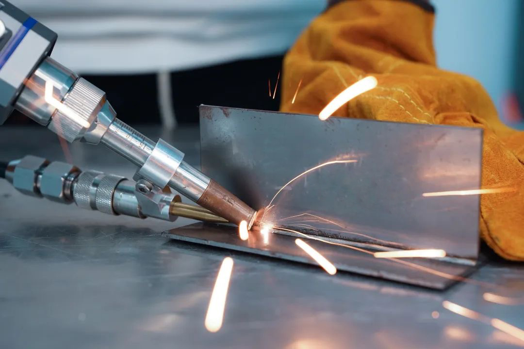 ช่างเชื่อมเลเซอร์ต้องใช้แก๊สหรือไม่?